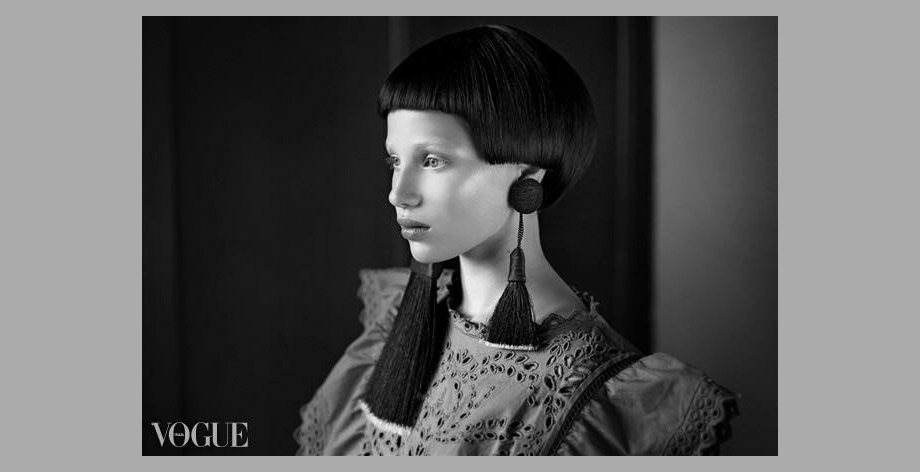 Stephan Mall Hairstyling: Porträt einer Frau mit dunklen kurzen Haaren (Stunning)